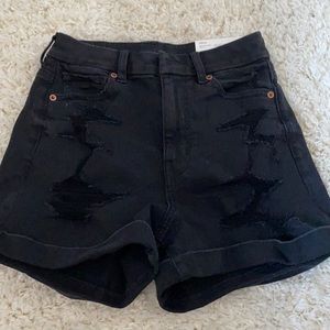 Distressed Black Mom Short